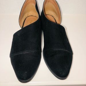 Black pointy toe side cut out flats